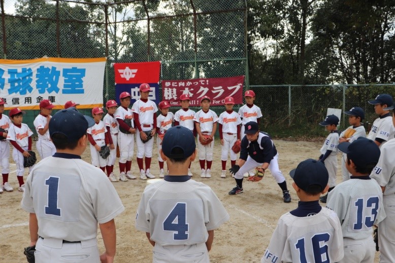 中日ドラゴンズ元選手からの指導に子供達の目が輝く ぎふしん中日少年少女野球教室withドラゴンズ が開催 マイティーライン