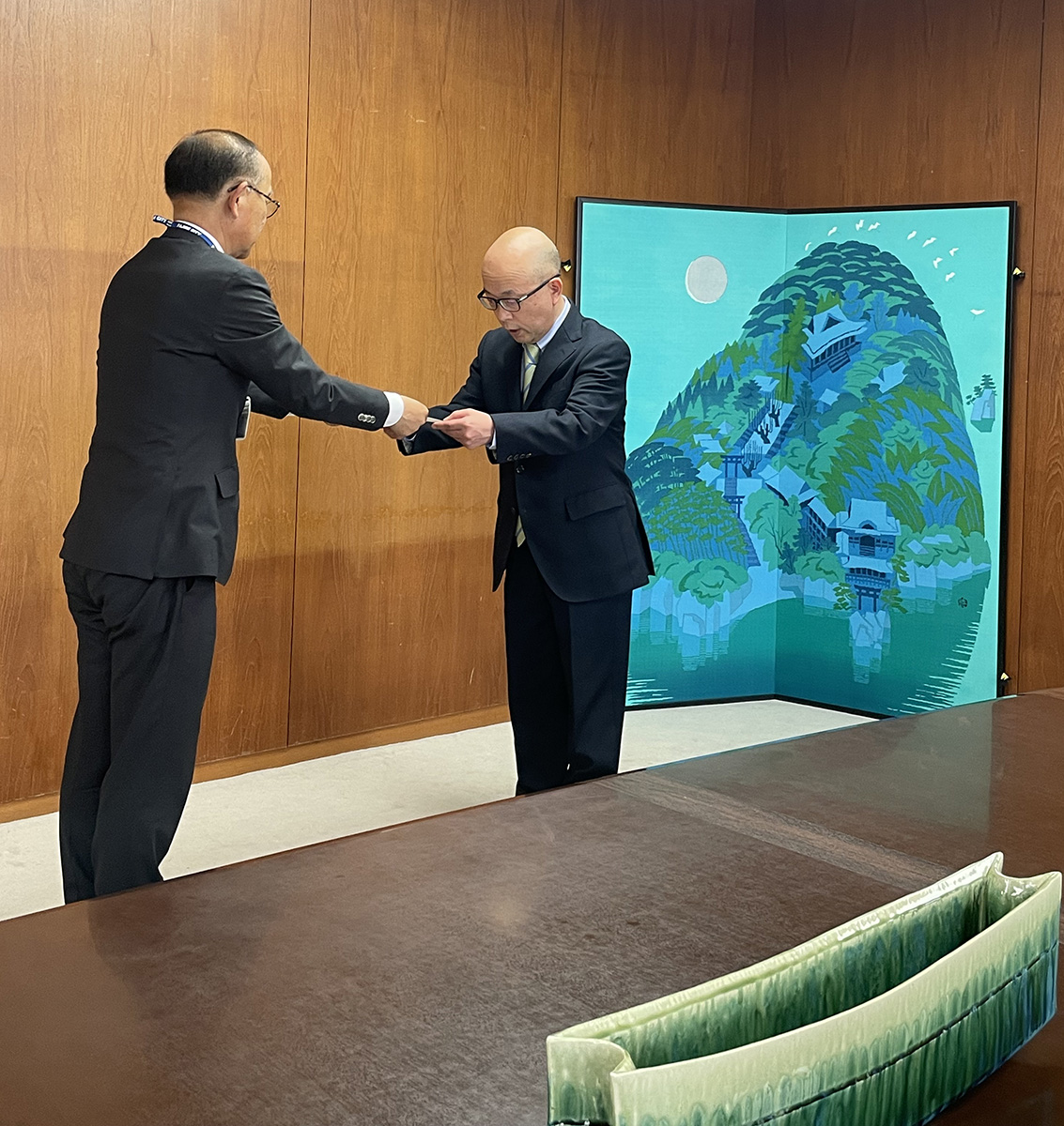 織部 鉢 鈴木徹 作 桐共箱入 未使用 陶芸家・鈴木徹さん多治見市無形文化財「織部」保持者認定 | 多治見市